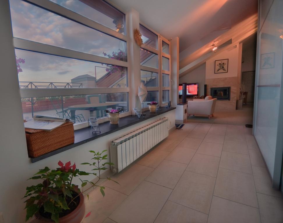 Mansard Apartment Antonovicha 4 Kyiv Exterior foto