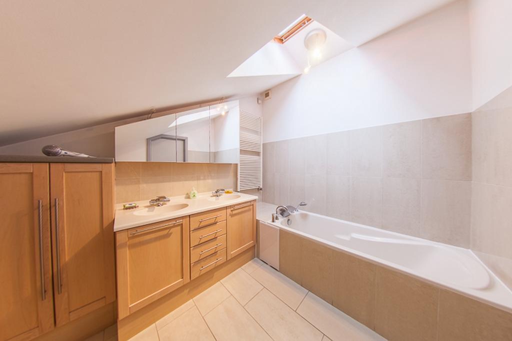 Mansard Apartment Antonovicha 4 Kyiv Exterior foto