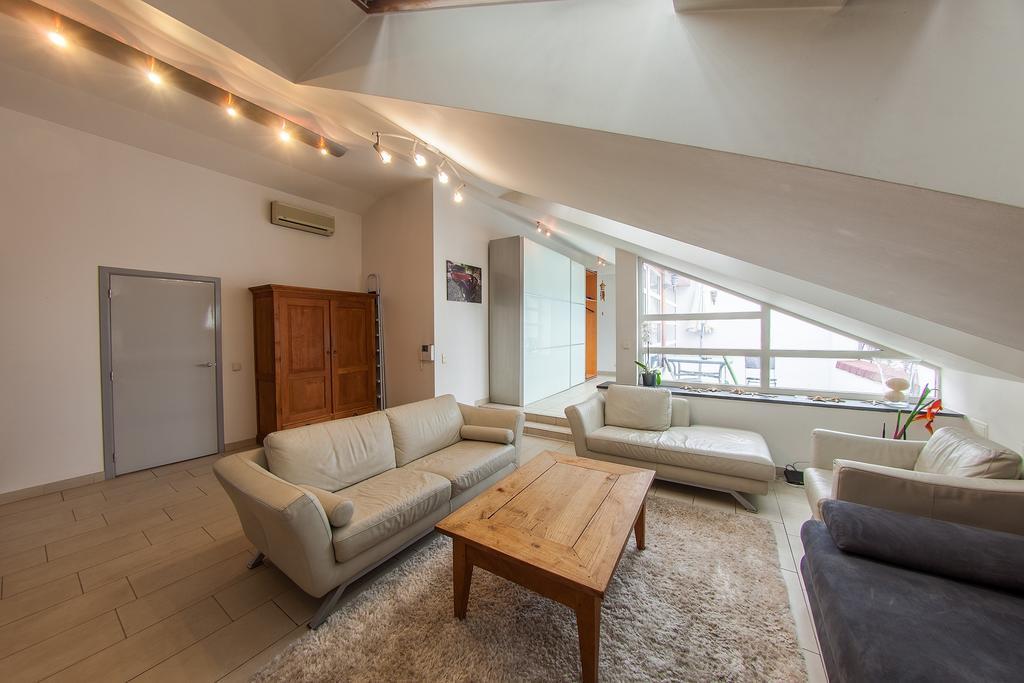 Mansard Apartment Antonovicha 4 Kyiv Exterior foto
